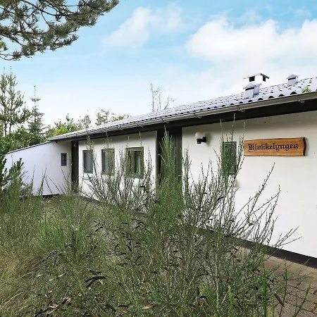 Three-bedroom Holiday In Reksteren *